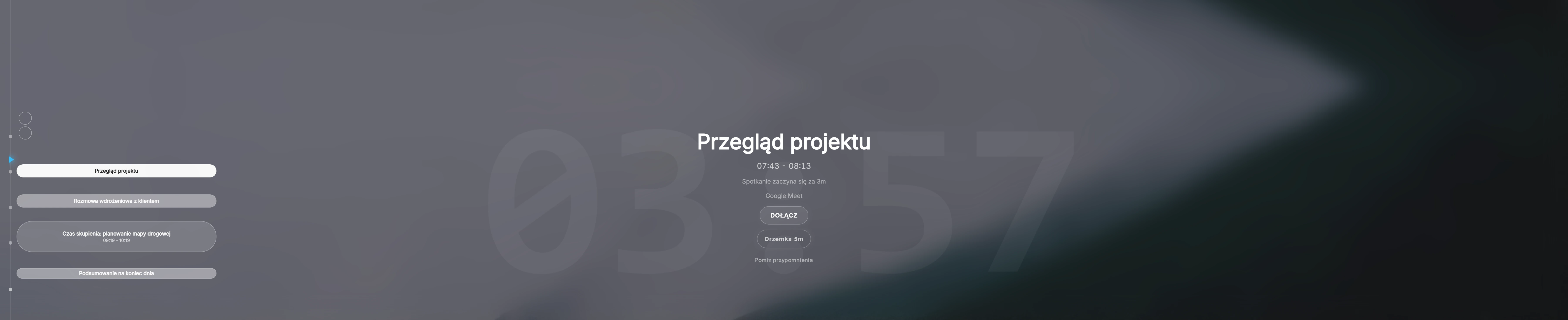 Odliczanie Ahem! rozciągnięte na całą szerokość ekranu: ogromne, widmowe cyfry pokazujące 01:49:14 na tle szczegółów kolejnego spotkania